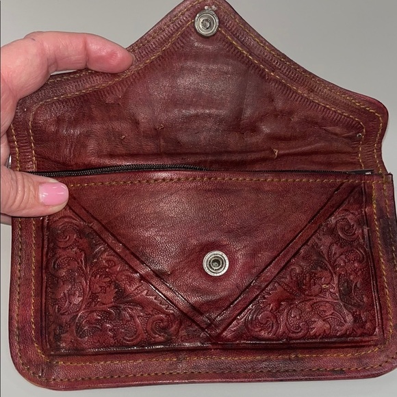Embossed Leather Wallet - Picture 8 of 11